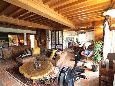 APPARTEMENT T4 A VENDRE - TOURNUS - 200 m2 - 350�000�&euro;