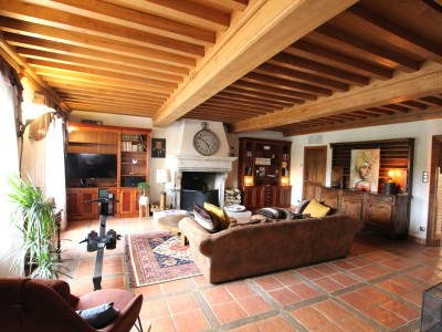 APPARTEMENT T4 A VENDRE - TOURNUS - 200 m2 - 350�000�&euro;