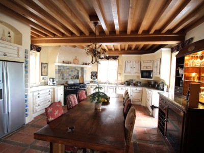 APPARTEMENT T4 A VENDRE - TOURNUS - 200 m2 - 350�000�&euro;