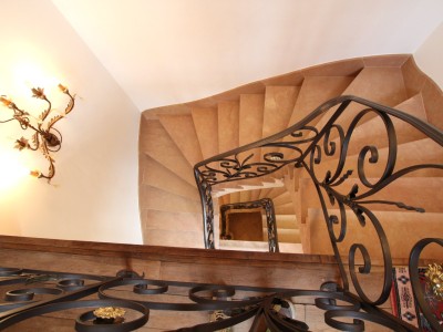 APPARTEMENT T4 A VENDRE - TOURNUS - 200 m2 - 350�000�&euro;