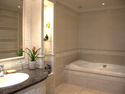 APPARTEMENT T4 A VENDRE - TOURNUS - 200 m2 - 350�000�&euro;