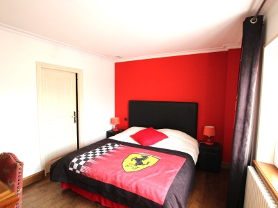 APPARTEMENT T4 A VENDRE - TOURNUS - 200 m2 - 350�000�&euro;