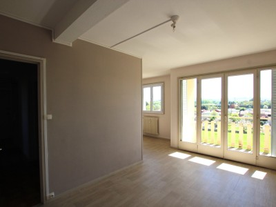 APPARTEMENT T4 A VENDRE - TOURNUS - 68.29 m2 - 72 000 &euro;