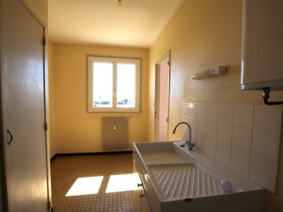 APPARTEMENT T4 A VENDRE - TOURNUS - 68.29 m2 - 72 000 &euro;