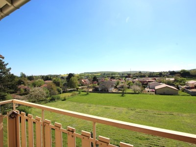 APPARTEMENT T4 A VENDRE - TOURNUS - 68.29 m2 - 72 000 &euro;