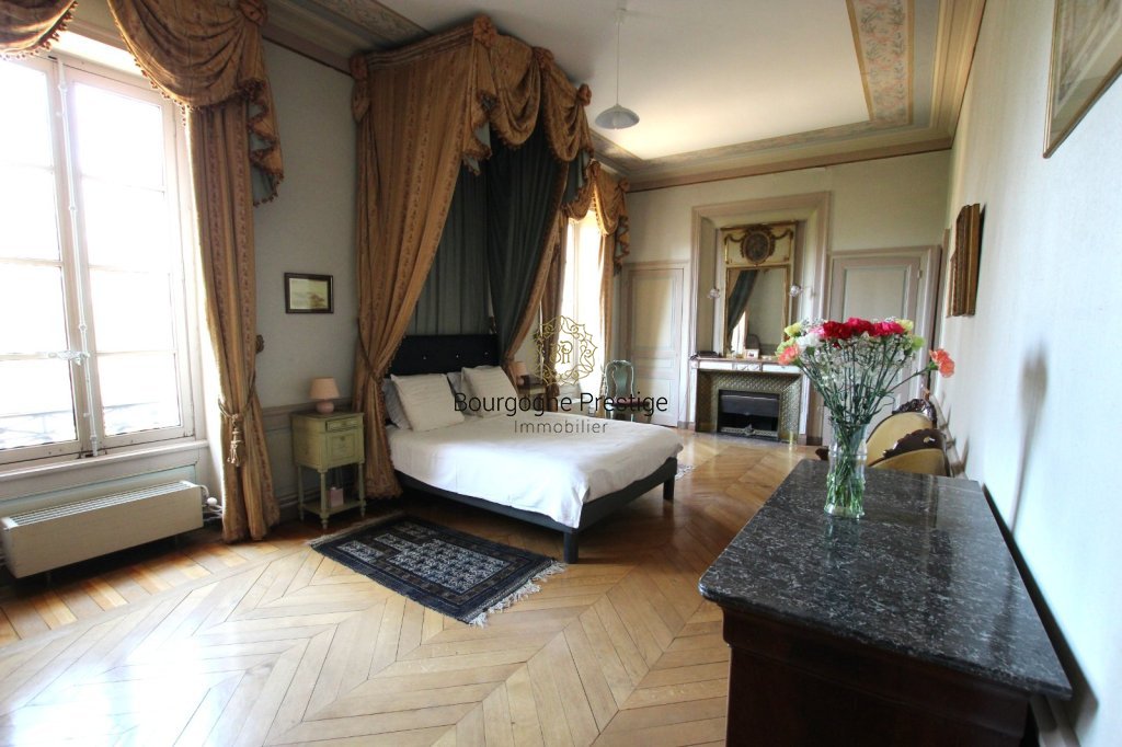 CHATEAU A VENDRE - TOURNUS - 1316 m2 - 2 900 000 &euro;