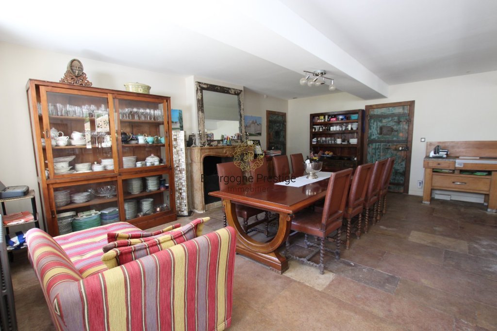 CHATEAU A VENDRE - TOURNUS - 697 m2 - 1 700 000 &euro;