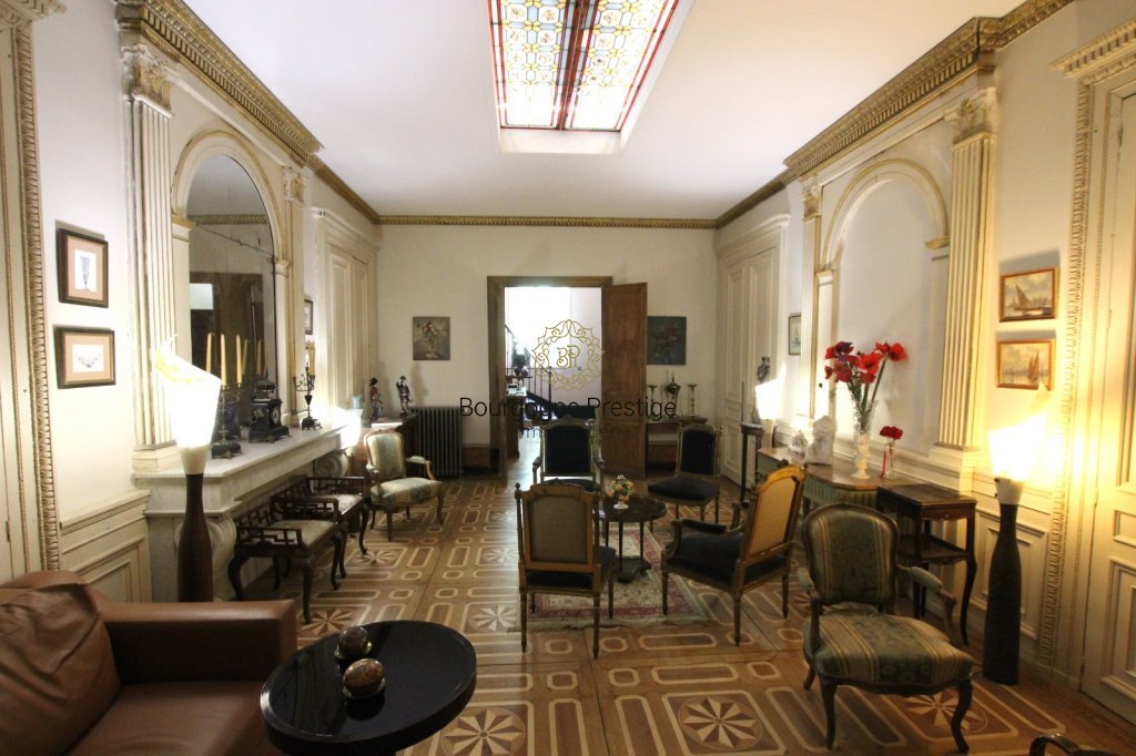 CHATEAU A VENDRE - TOURNUS - 697 m2 - 1 700 000 &euro;