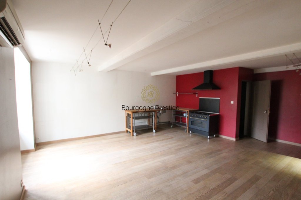 IMMEUBLE DE RAPPORT A VENDRE - TOURNUS - 246 m2 - 350�000�&euro;