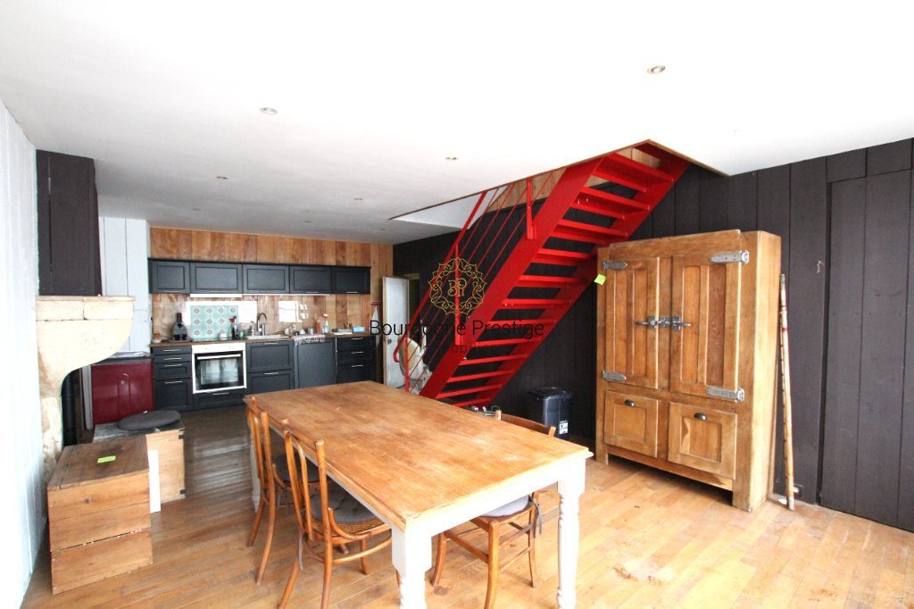 IMMEUBLE DE RAPPORT A VENDRE - TOURNUS - 246 m2 - 350�000�&euro;