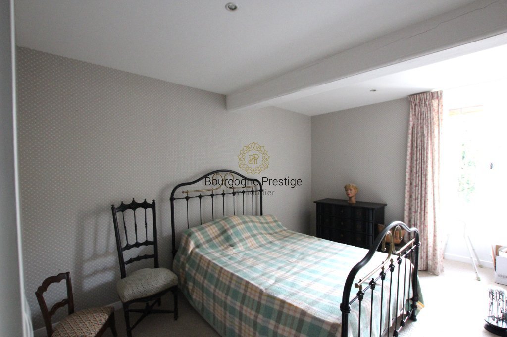 IMMEUBLE DE RAPPORT A VENDRE - TOURNUS - 246 m2 - 350�000�&euro;