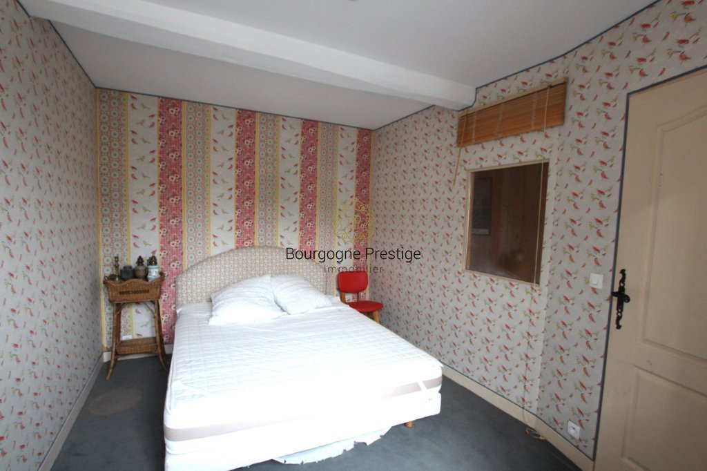 IMMEUBLE DE RAPPORT A VENDRE - TOURNUS - 246 m2 - 350�000�&euro;