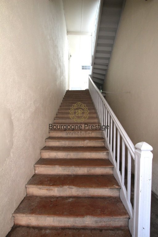 IMMEUBLE DE RAPPORT A VENDRE - TOURNUS - 162 m2 - 205�000�&euro;