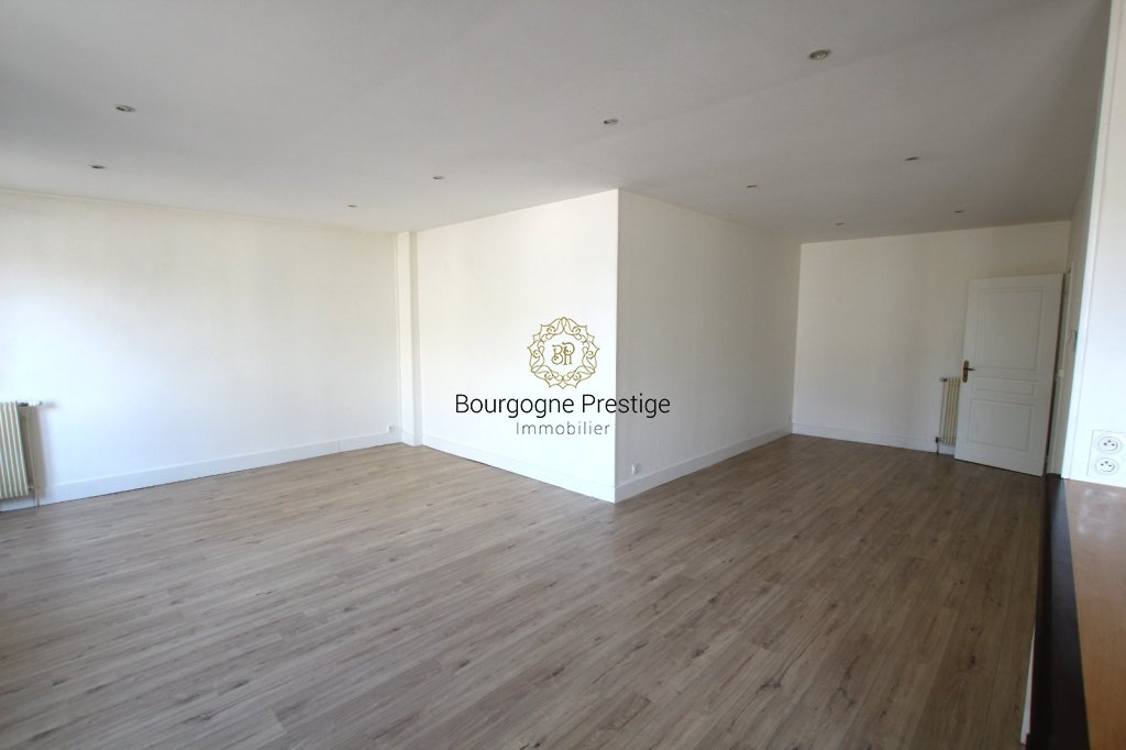 IMMEUBLE DE RAPPORT A VENDRE - TOURNUS - 162 m2 - 205�000�&euro;