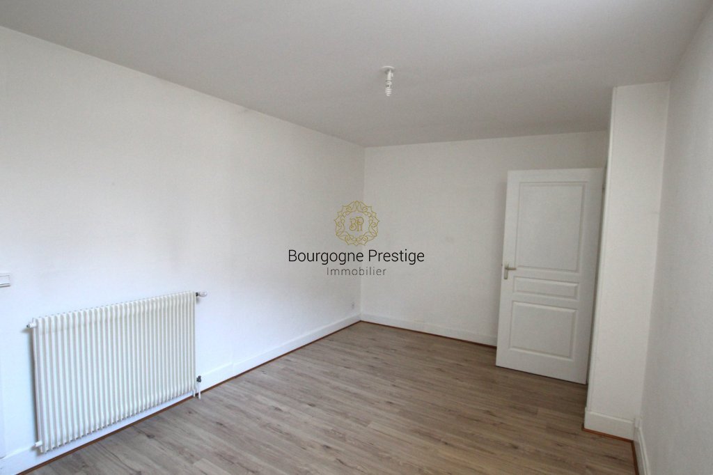 IMMEUBLE DE RAPPORT A VENDRE - TOURNUS - 162 m2 - 205�000�&euro;