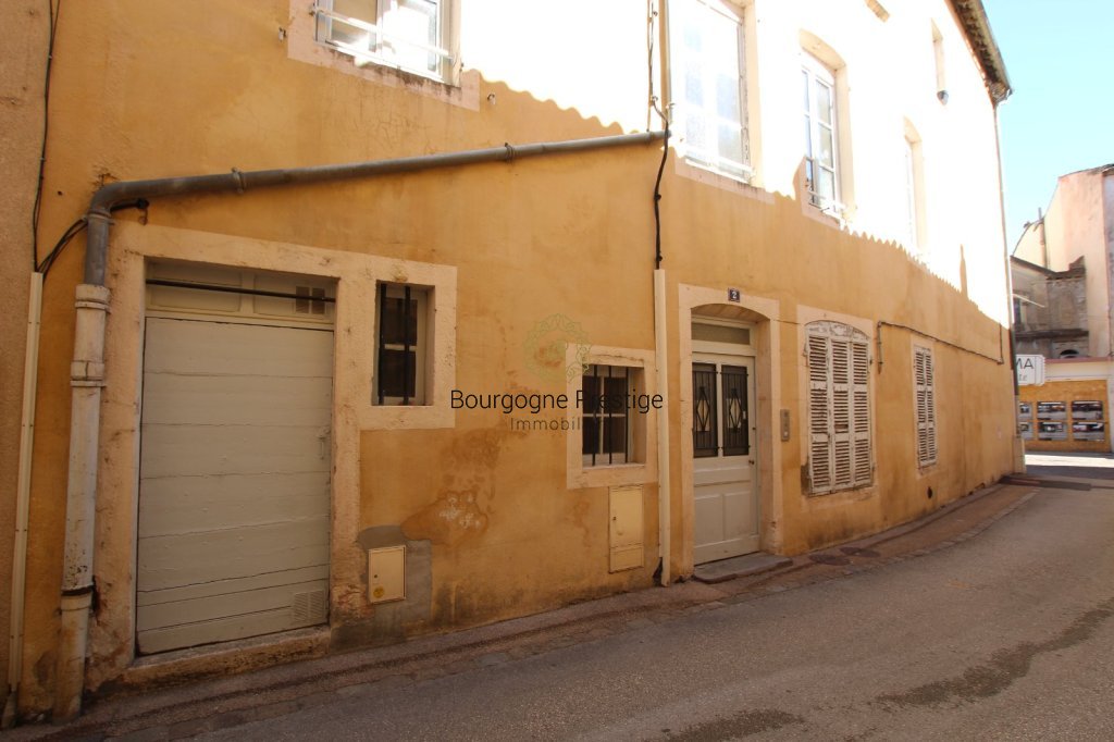 IMMEUBLE DE RAPPORT A VENDRE - TOURNUS - 242 m2 - 319 000 &euro;