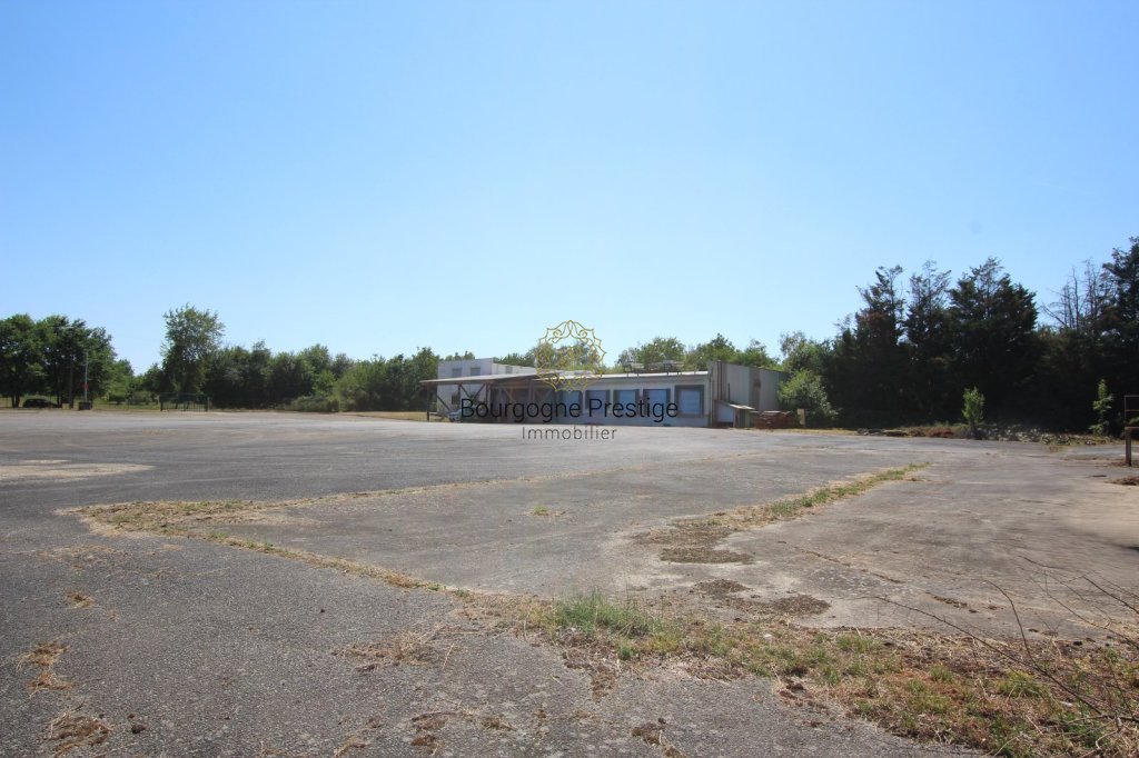 LOCAL INDUSTRIEL A VENDRE - CUISERY - 922 m2 - 460 000 &euro; 