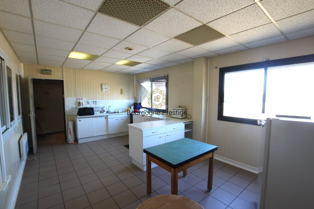 LOCAL INDUSTRIEL A VENDRE - CUISERY - 922 m2 - 460 000 &euro; 