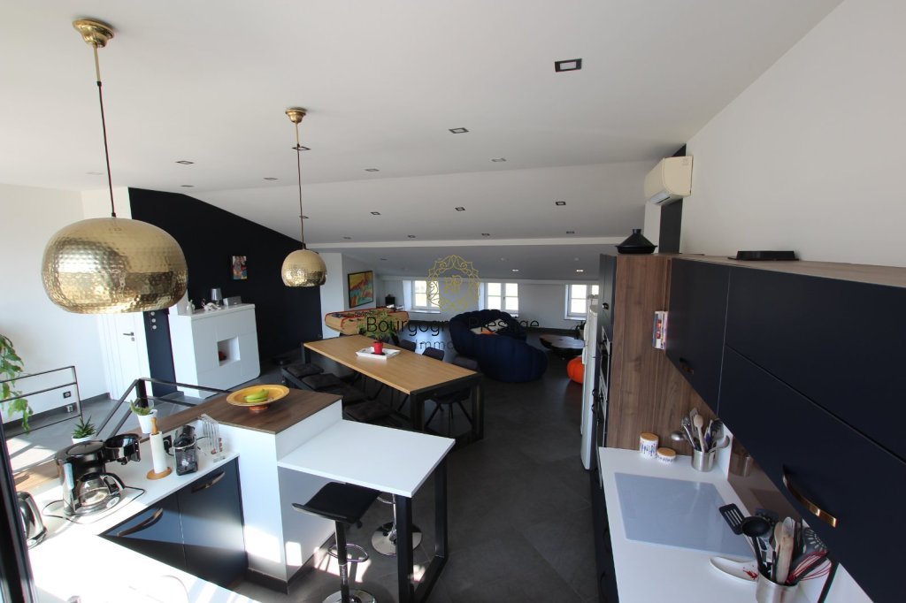 LOFT A VENDRE - TOURNUS - 160 m2 - 315�000�&euro;