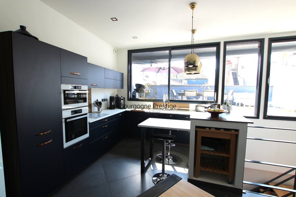 LOFT A VENDRE - TOURNUS - 160 m2 - 315�000�&euro;