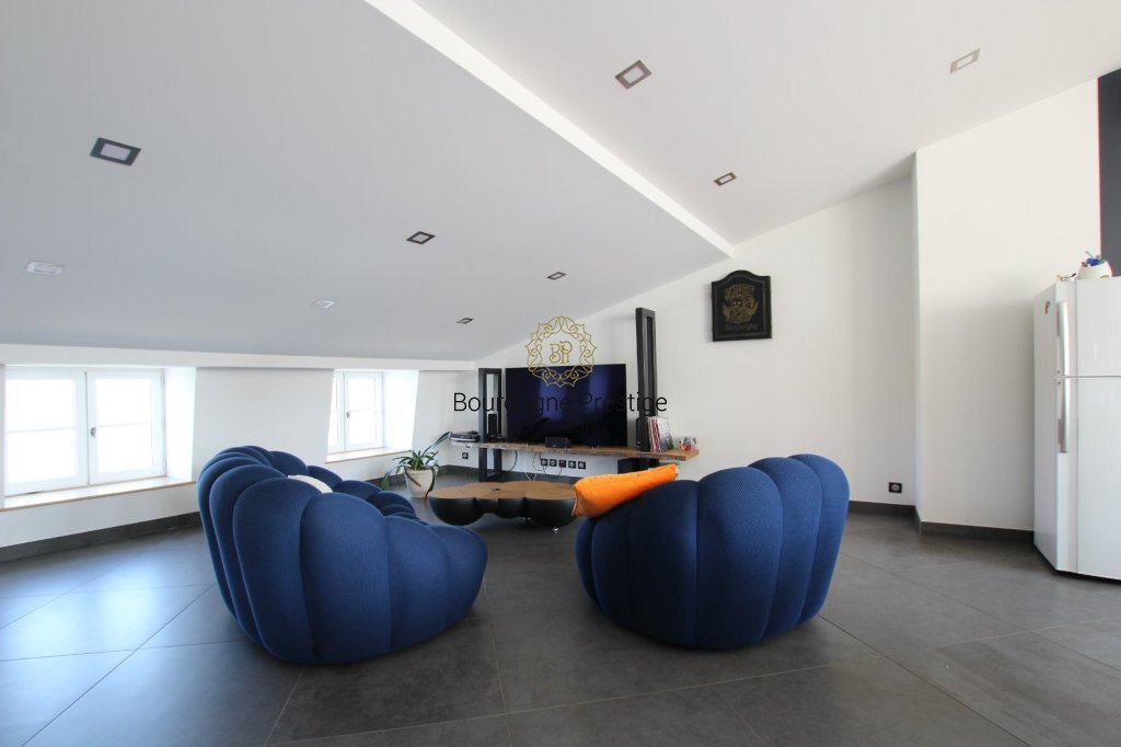 LOFT A VENDRE - TOURNUS - 160 m2 - 315�000�&euro;