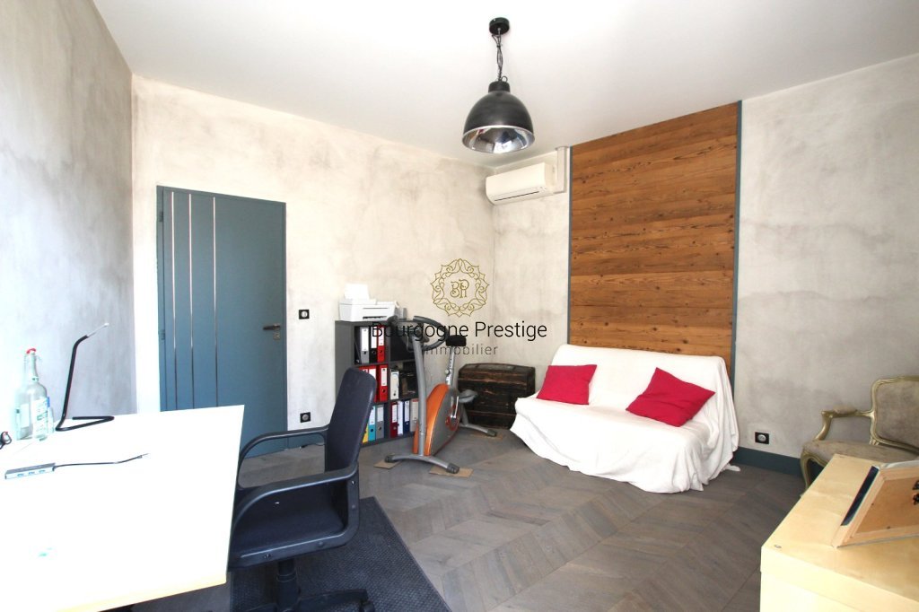 LOFT A VENDRE - TOURNUS - 160 m2 - 315�000�&euro;