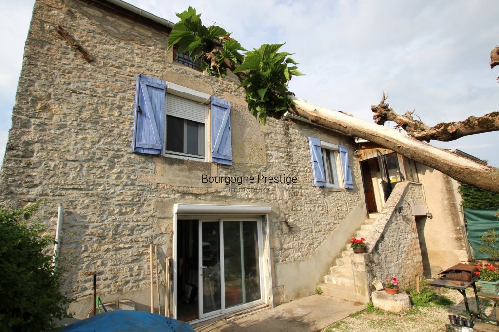 MAISON DE VILLAGE A VENDRE - FONTAINES - 82 m2 - 179�000�&euro;