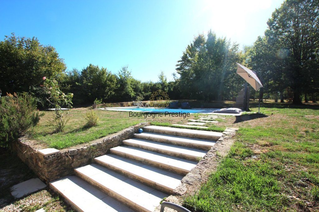 LONGERE A VENDRE - LA GENETE - 129 m2 - 335 000 &euro;