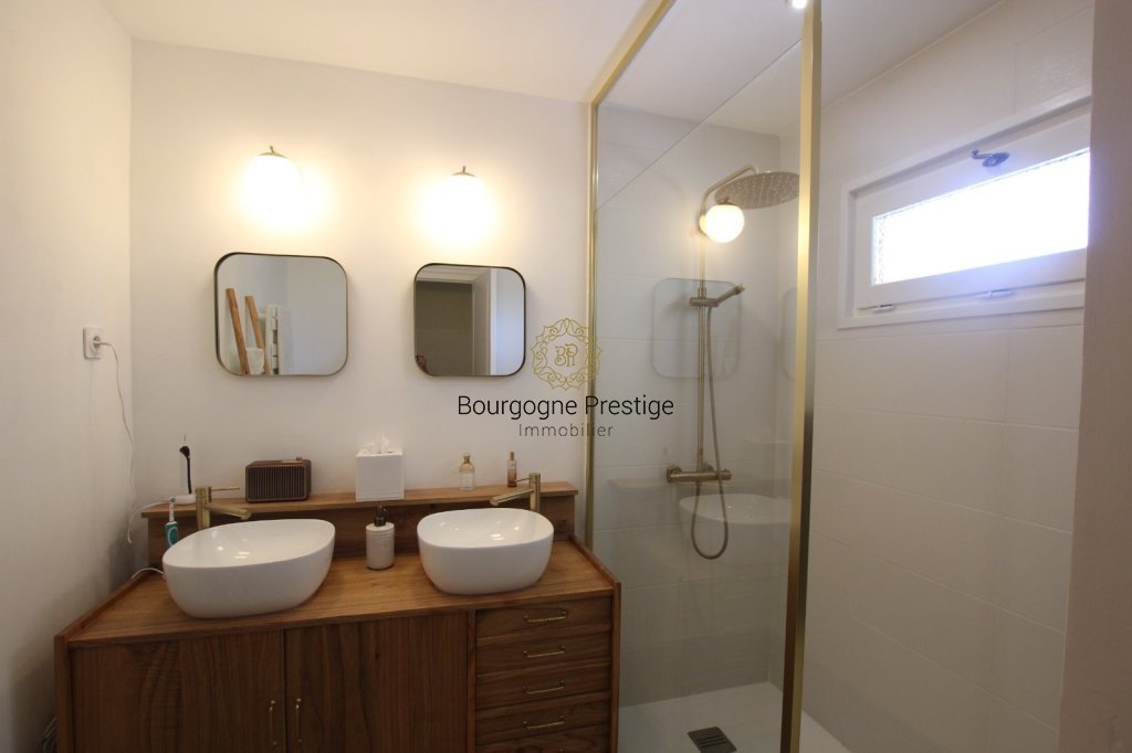LONGERE A VENDRE - LA GENETE - 129 m2 - 335 000 &euro;