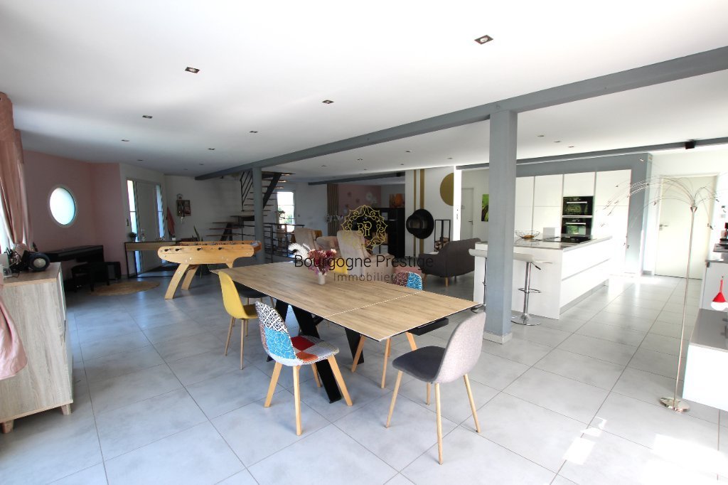 MAISON A VENDRE - MACON - 223 m2 - 589 000 &euro;