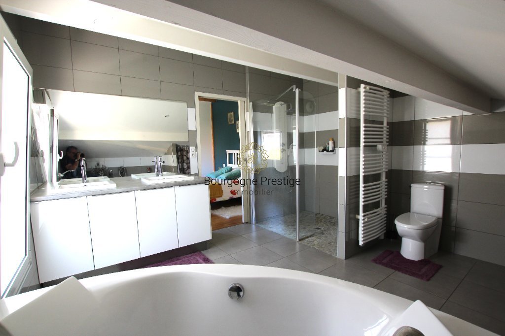 MAISON A VENDRE - MACON - 223 m2 - 589 000 &euro;
