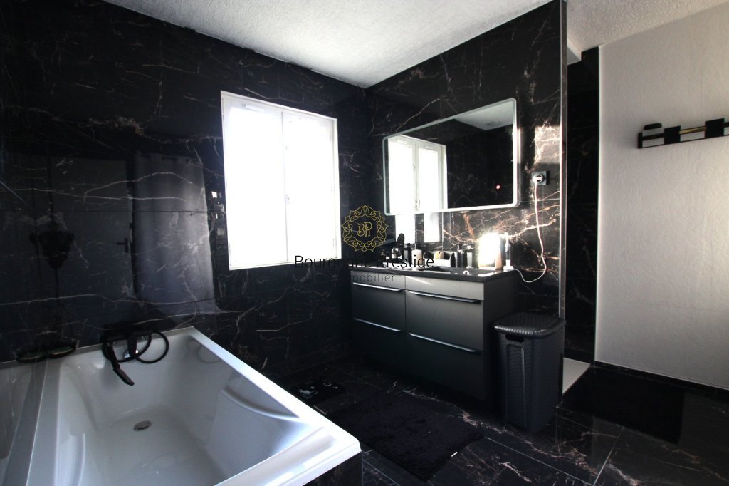 MAISON A VENDRE - SENNECEY LE GRAND - 113 m2 - 232�000�&euro;