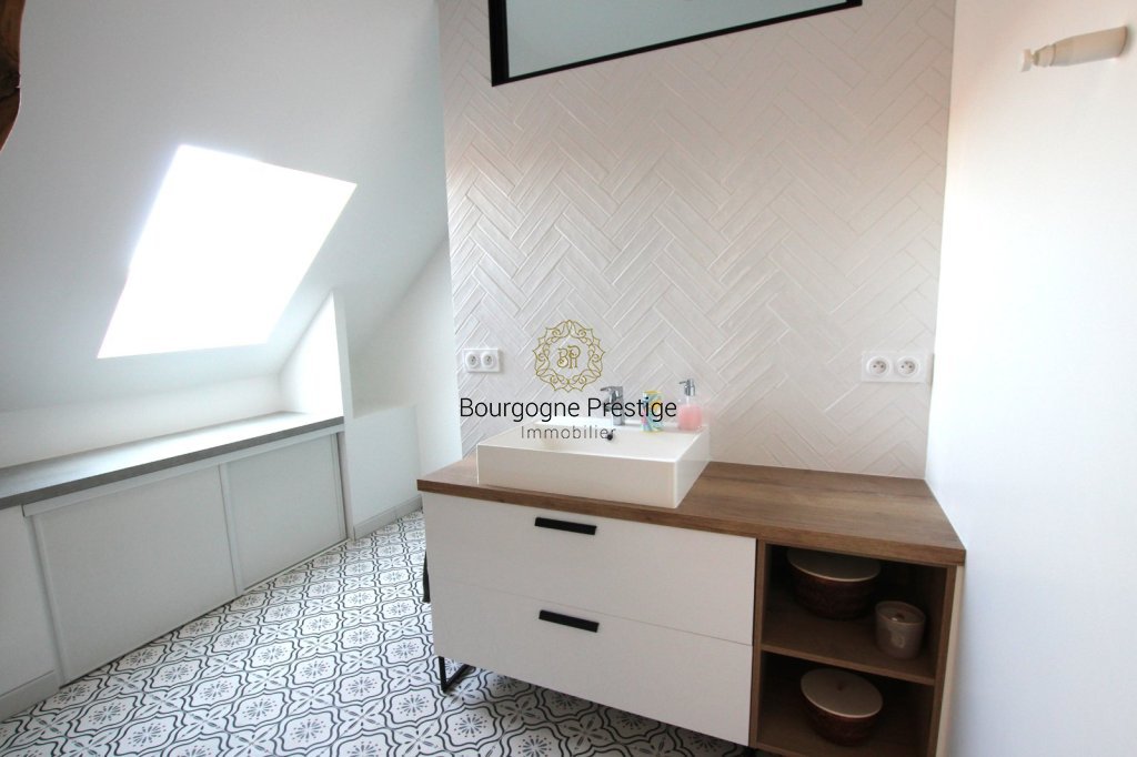 MAISON A VENDRE - SENNECEY LE GRAND - 162 m2 - 285 000 &euro;