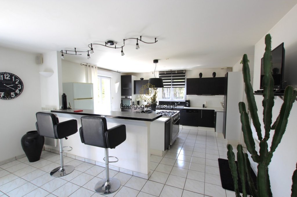 MAISON A VENDRE - ST GENGOUX LE NATIONAL - 202 m2 - 585 000 &euro;