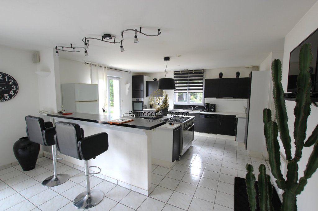 MAISON A VENDRE - ST GENGOUX LE NATIONAL - 202 m2 - 585 000 &euro;