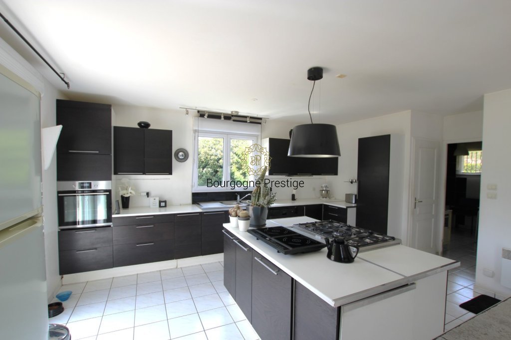 MAISON A VENDRE - ST GENGOUX LE NATIONAL - 202 m2 - 585 000 &euro;