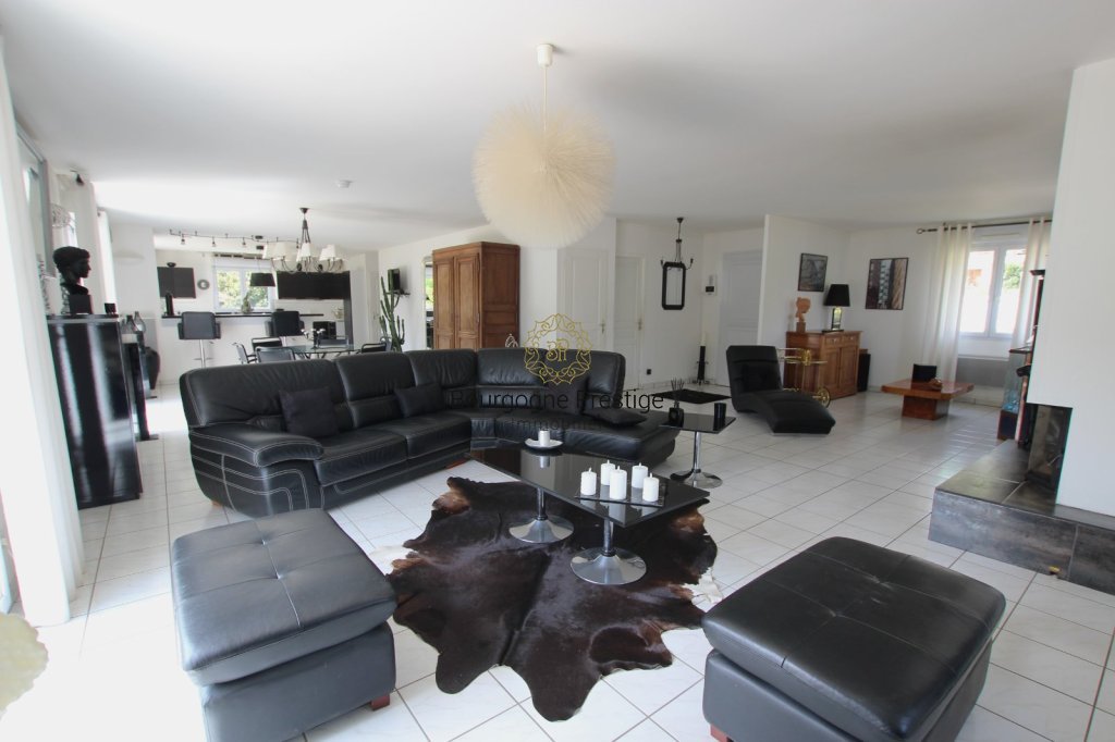 MAISON A VENDRE - ST GENGOUX LE NATIONAL - 202 m2 - 585 000 &euro;