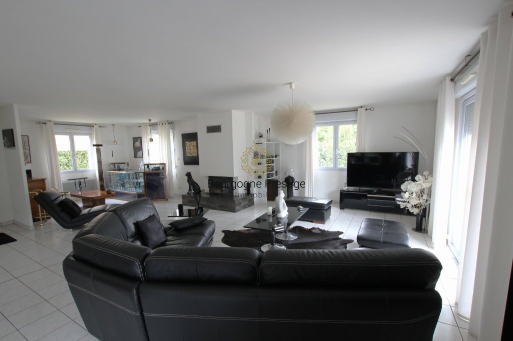 MAISON A VENDRE - ST GENGOUX LE NATIONAL - 202 m2 - 585 000 &euro;