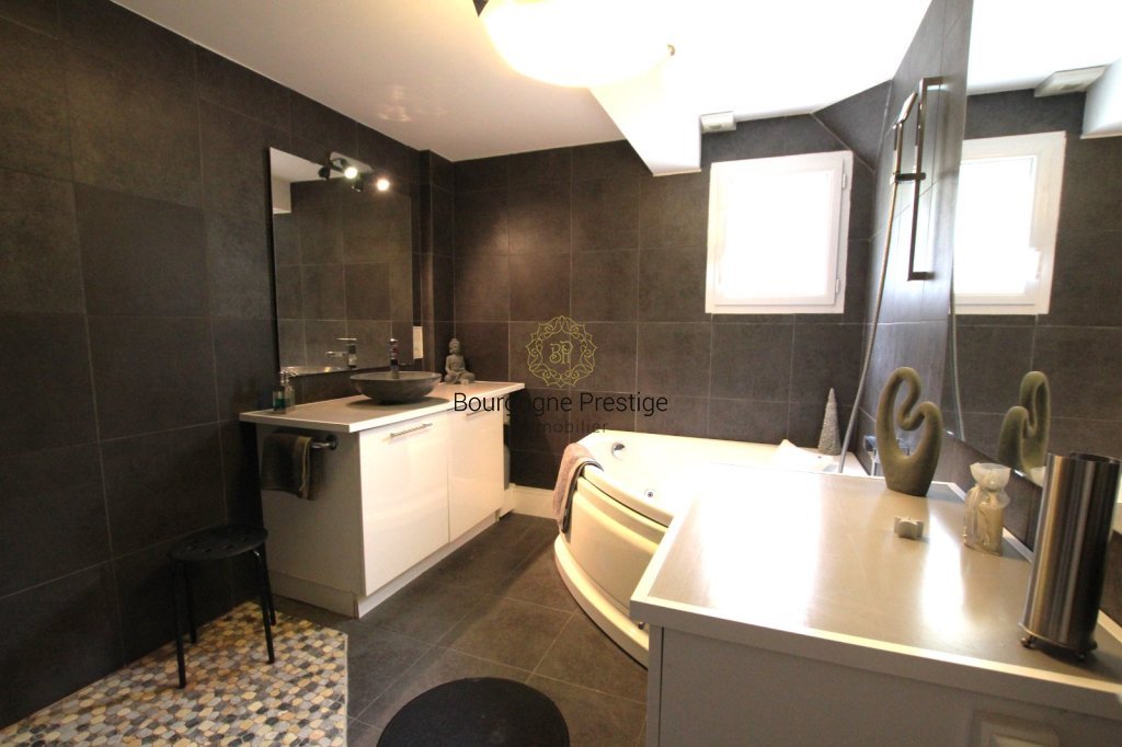 MAISON A VENDRE - ST GENGOUX LE NATIONAL - 202 m2 - 585 000 &euro;