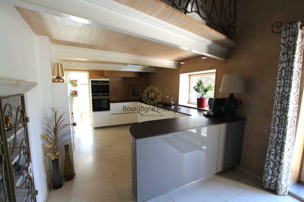 MAISON A VENDRE - TOURNUS - 221 m2 - 479 000 €