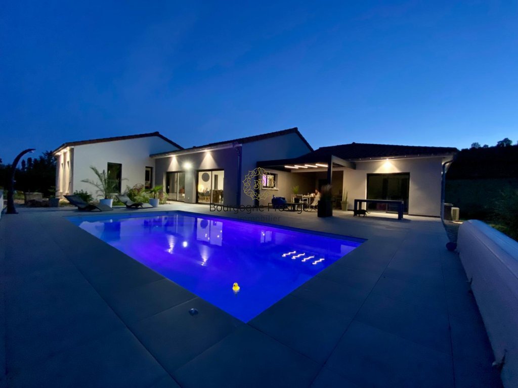 MAISON CONTEMPORAINE D ARCHITECTE AVEC PISCINE A VENDRE - TOURNUS - 169 m2 - 579�000�&euro;