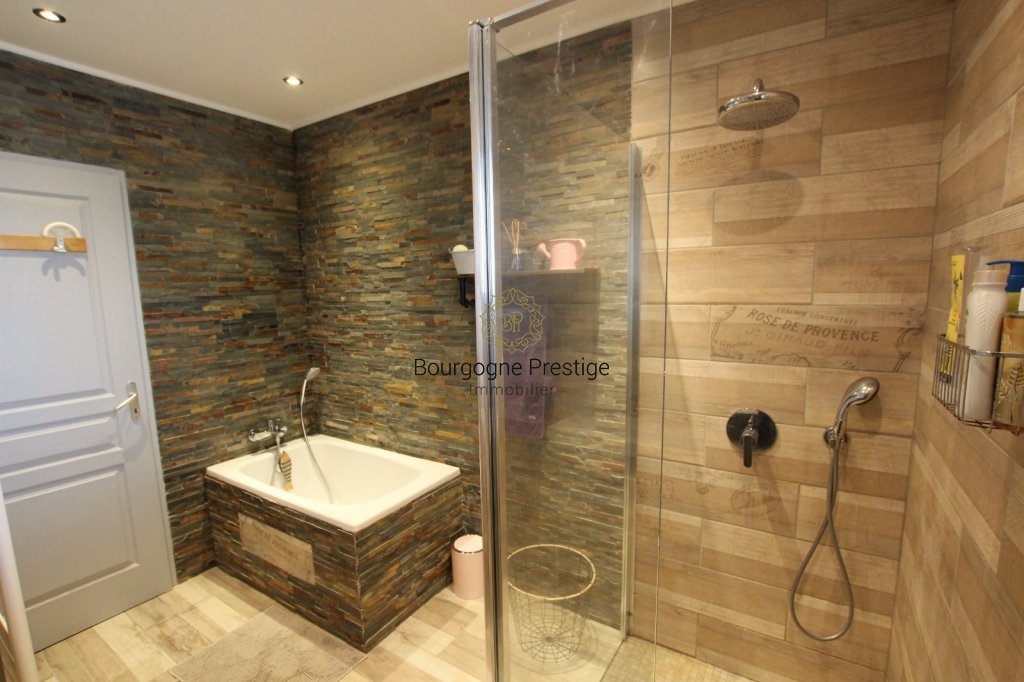 MAISON A VENDRE - TOURNUS - 135 m2 - 329�000�&euro;