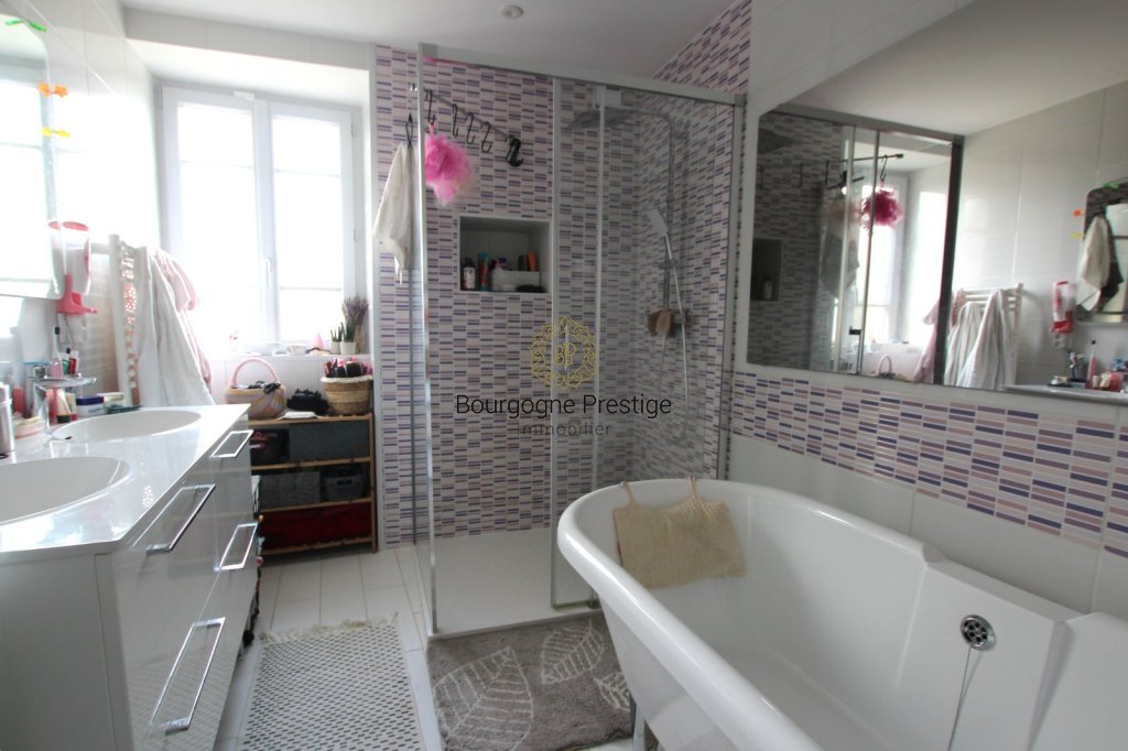 MAISON A VENDRE - TOURNUS - 161 m2 - 279�000�&euro;