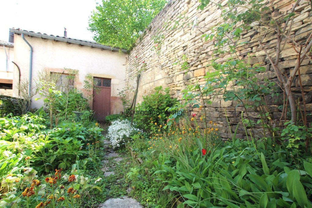 MAISON A VENDRE - TOURNUS - 137 m2 - 129 000 &euro;
