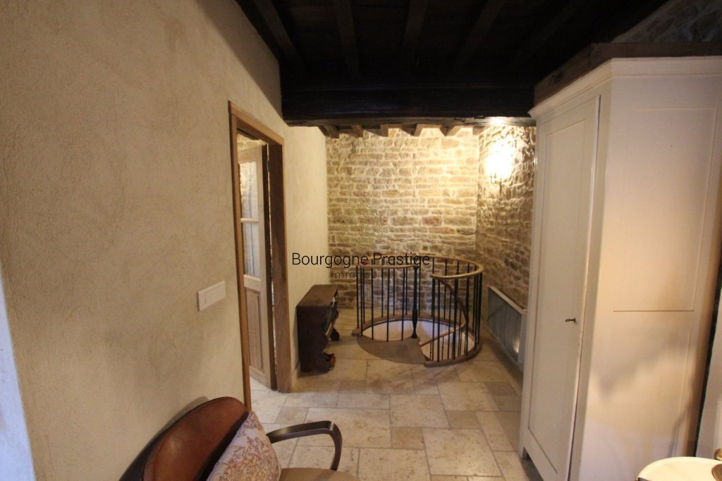 MAISON A VENDRE - TOURNUS - 185 m2 - 259 000 &euro;
