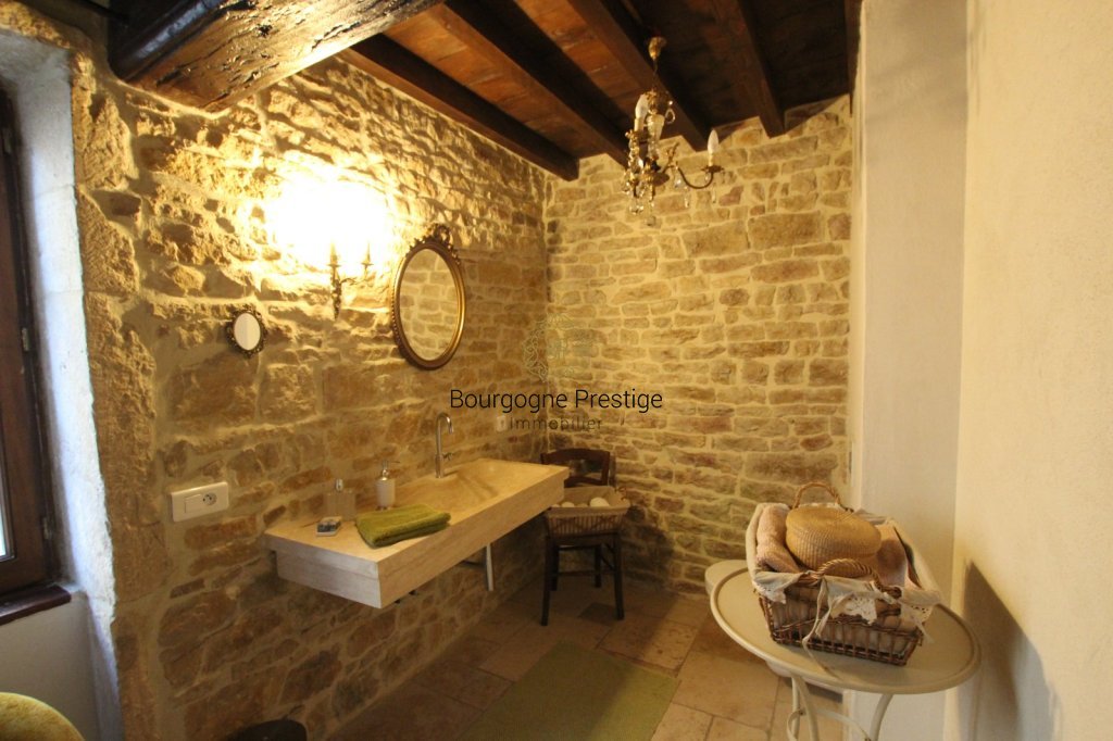 MAISON A VENDRE - TOURNUS - 185 m2 - 259 000 &euro;