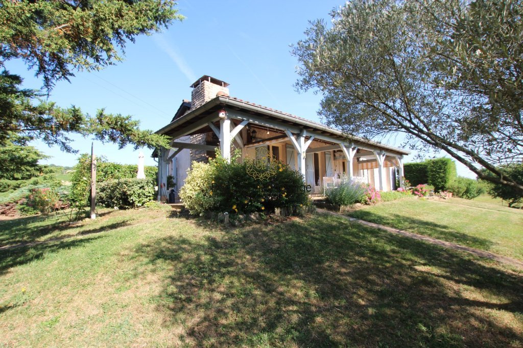 MAISON A VENDRE - TOURNUS - 139 m2 - 338 000 &euro;