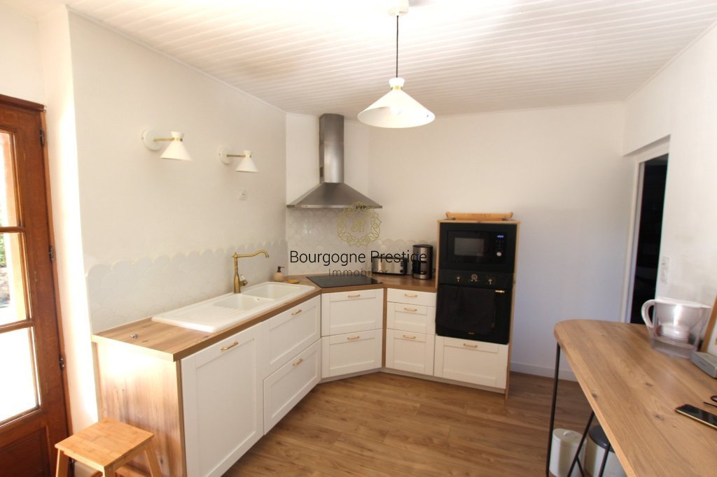 MAISON DE CARACTERE A VENDRE - TOURNUS - 129 m2 - 335 000 &euro;