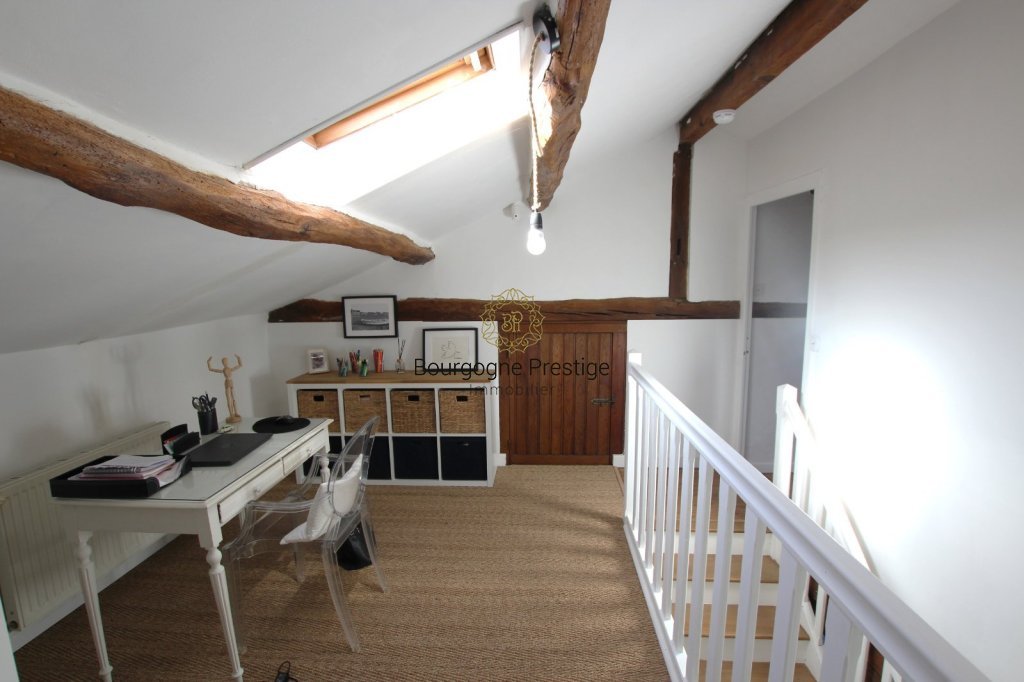 MAISON DE CARACTERE A VENDRE - TOURNUS - 129 m2 - 335 000 &euro;