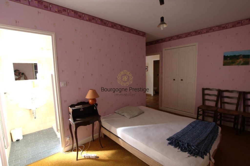 MAISON A VENDRE - TOURNUS - 220 m2 - 243 000 &euro;